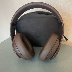 Beats Studio Pro, worn once in perfect condition, comes with charging cord.